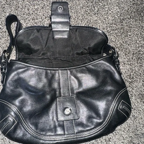Authentic Coach - Black Leather Handbag with Silver Buckle - Picture 4 of 14